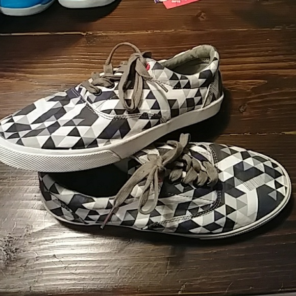Shoes - Picture 1 of 3